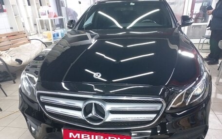 Mercedes-Benz E-Класс, 2019 год, 3 450 000 рублей, 2 фотография