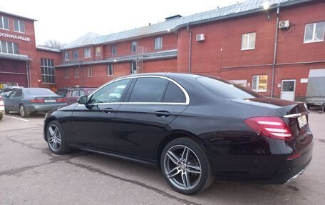 Mercedes-Benz E-Класс, 2019 год, 3 450 000 рублей, 10 фотография