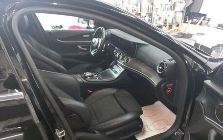 Mercedes-Benz E-Класс, 2019 год, 3 450 000 рублей, 15 фотография