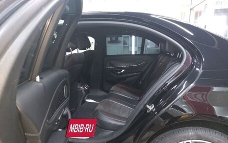 Mercedes-Benz E-Класс, 2019 год, 3 450 000 рублей, 12 фотография