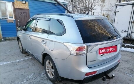 Mitsubishi Outlander III рестайлинг 3, 2012 год, 1 200 000 рублей, 2 фотография