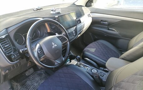 Mitsubishi Outlander III рестайлинг 3, 2012 год, 1 200 000 рублей, 7 фотография