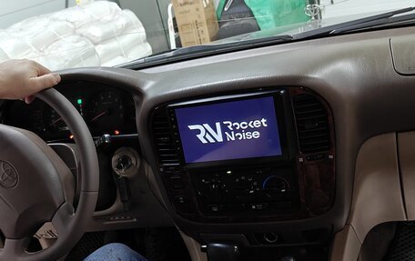 Toyota Land Cruiser 100 рестайлинг 2, 2001 год, 1 700 000 рублей, 11 фотография