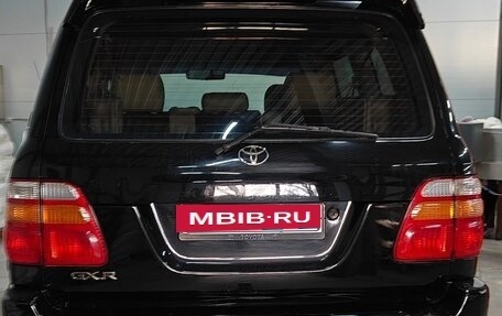 Toyota Land Cruiser 100 рестайлинг 2, 2001 год, 1 700 000 рублей, 3 фотография