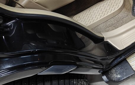 Toyota Land Cruiser 100 рестайлинг 2, 2001 год, 1 700 000 рублей, 19 фотография