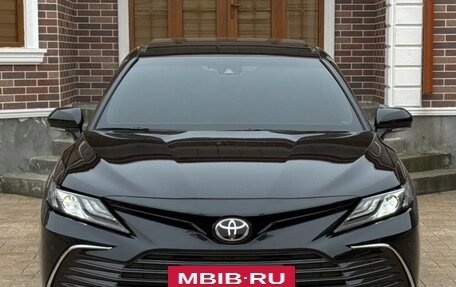 Toyota Camry, 2023 год, 3 850 000 рублей, 2 фотография