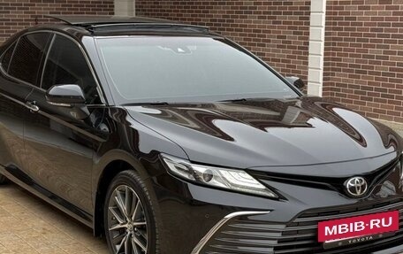 Toyota Camry, 2023 год, 3 850 000 рублей, 4 фотография