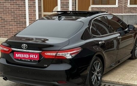 Toyota Camry, 2023 год, 3 850 000 рублей, 7 фотография