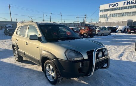 Hyundai Tucson III, 2006 год, 830 000 рублей, 1 фотография
