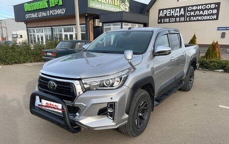 Toyota Hilux VIII, 2018 год, 2 860 000 рублей, 3 фотография