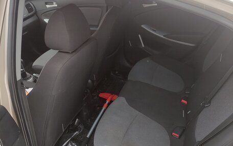 Hyundai Solaris II рестайлинг, 2011 год, 590 000 рублей, 3 фотография