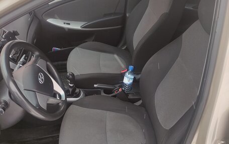 Hyundai Solaris II рестайлинг, 2011 год, 590 000 рублей, 6 фотография