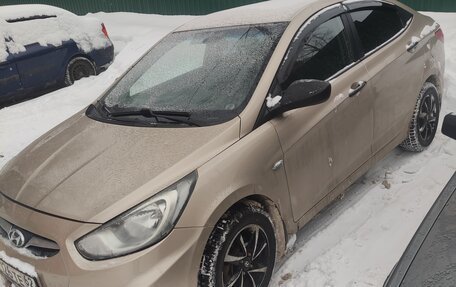 Hyundai Solaris II рестайлинг, 2011 год, 590 000 рублей, 8 фотография
