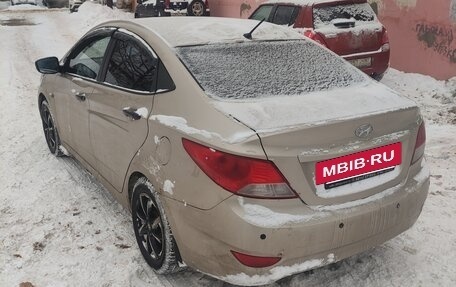 Hyundai Solaris II рестайлинг, 2011 год, 590 000 рублей, 2 фотография