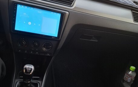 Skoda Rapid I, 2015 год, 820 000 рублей, 6 фотография