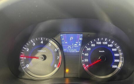 Hyundai Solaris II рестайлинг, 2011 год, 670 000 рублей, 9 фотография