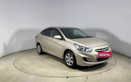 Hyundai Solaris II рестайлинг, 2011 год, 670 000 рублей, 2 фотография