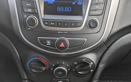 Hyundai Solaris II рестайлинг, 2016 год, 1 091 000 рублей, 9 фотография