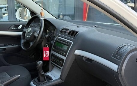 Skoda Octavia, 2011 год, 750 000 рублей, 27 фотография