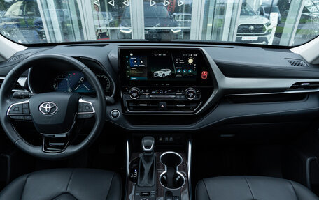 Toyota Highlander, 2025 год, 7 000 000 рублей, 30 фотография