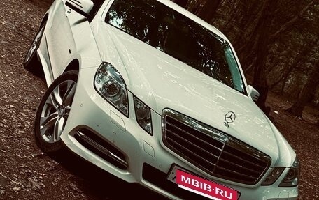 Mercedes-Benz E-Класс, 2011 год, 1 550 000 рублей, 3 фотография