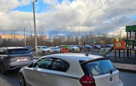 BMW 1 серия, 2008 год, 1 400 000 рублей, 32 фотография