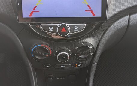 Hyundai Solaris II рестайлинг, 2011 год, 832 000 рублей, 8 фотография