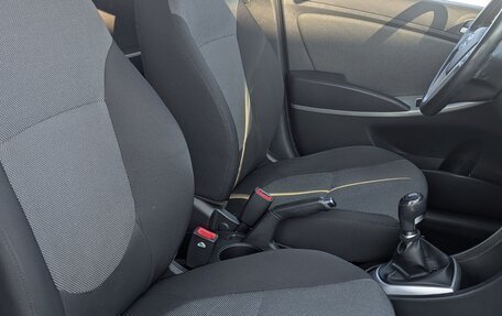 Hyundai Solaris II рестайлинг, 2011 год, 832 000 рублей, 12 фотография