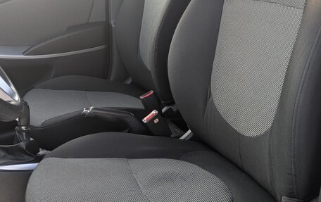 Hyundai Solaris II рестайлинг, 2011 год, 832 000 рублей, 11 фотография