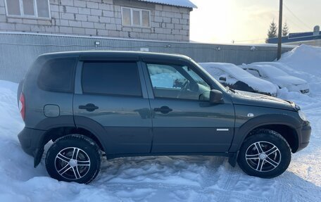 Chevrolet Niva I рестайлинг, 2016 год, 670 000 рублей, 5 фотография