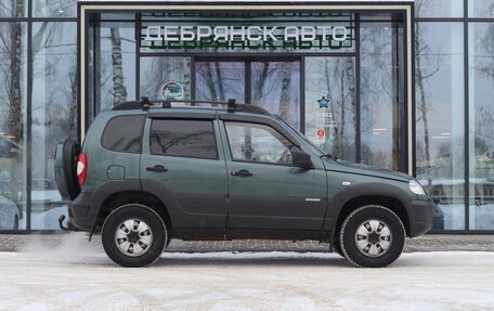 Chevrolet Niva I рестайлинг, 2015 год, 645 000 рублей, 3 фотография