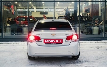 Chevrolet Cruze II, 2010 год, 550 000 рублей, 4 фотография