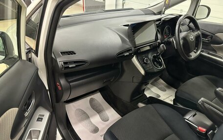 Toyota Wish II, 2011 год, 1 499 000 рублей, 12 фотография