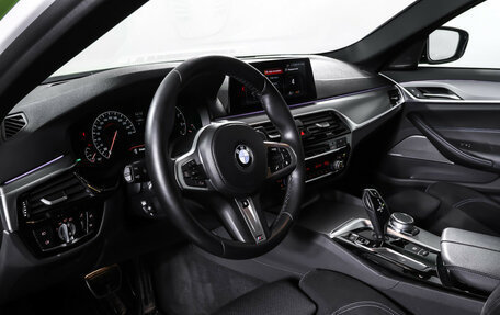 BMW 5 серия, 2018 год, 3 749 000 рублей, 15 фотография