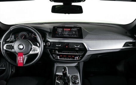 BMW 5 серия, 2018 год, 3 749 000 рублей, 13 фотография