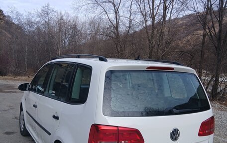 Volkswagen Touran III, 2014 год, 900 000 рублей, 2 фотография