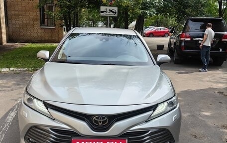 Toyota Camry, 2019 год, 2 700 000 рублей, 1 фотография