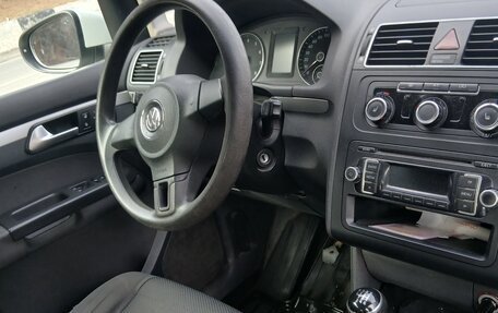 Volkswagen Touran III, 2014 год, 900 000 рублей, 5 фотография