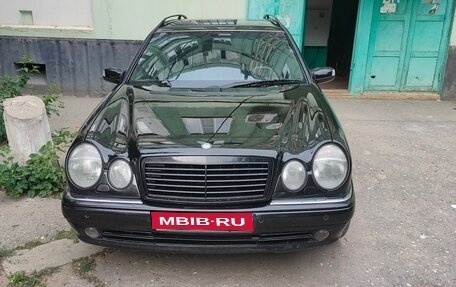 Mercedes-Benz E-Класс, 1998 год, 950 000 рублей, 1 фотография