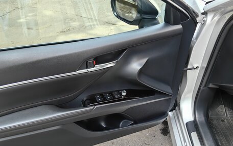 Toyota Camry, 2019 год, 2 700 000 рублей, 3 фотография