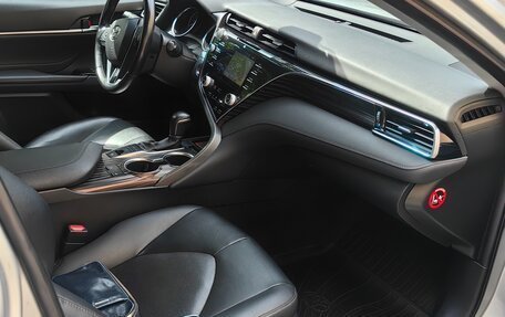 Toyota Camry, 2019 год, 2 700 000 рублей, 11 фотография