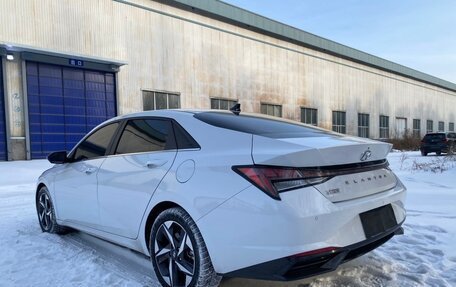 Hyundai Elantra, 2022 год, 1 750 000 рублей, 5 фотография