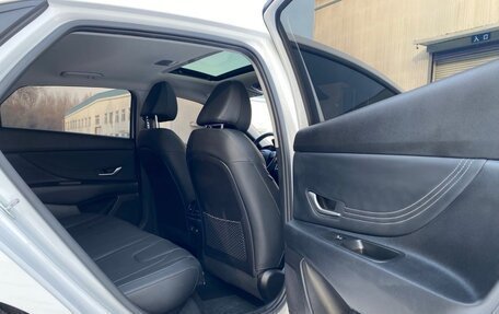 Hyundai Elantra, 2022 год, 1 750 000 рублей, 18 фотография