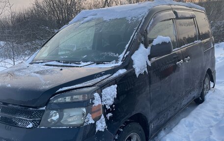 Toyota Voxy II, 2005 год, 440 000 рублей, 2 фотография