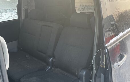 Toyota Voxy II, 2005 год, 440 000 рублей, 10 фотография