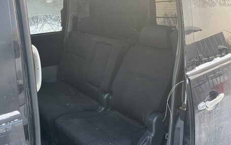 Toyota Voxy II, 2005 год, 440 000 рублей, 11 фотография