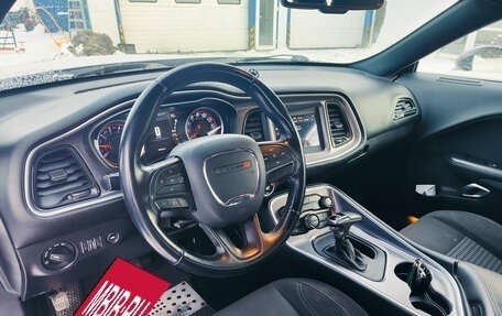 Dodge Challenger III рестайлинг 2, 2019 год, 3 450 000 рублей, 6 фотография