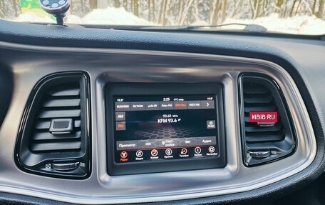 Dodge Challenger III рестайлинг 2, 2019 год, 3 450 000 рублей, 14 фотография