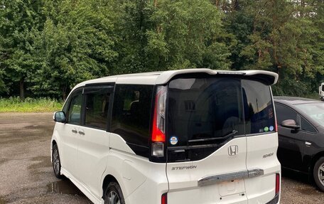 Honda Stepwgn IV, 2017 год, 1 620 000 рублей, 2 фотография