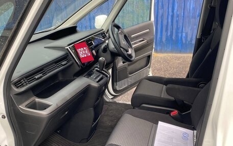 Honda Stepwgn IV, 2017 год, 1 620 000 рублей, 7 фотография